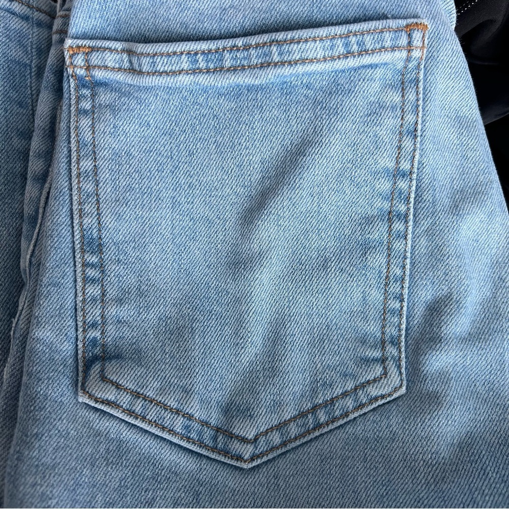 Aritzia Denim Forum Arlo Jeans light wash straight - Picture 9 of 10
